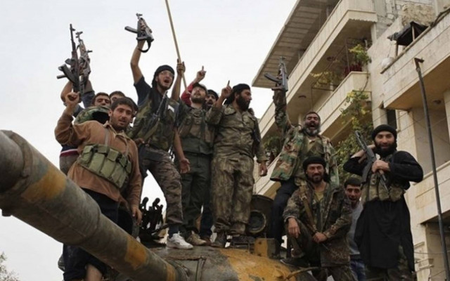 Συρία: Μάχες μεταξύ Πεσμεργκά και ΙΚ γύρω από το Κομπάνι