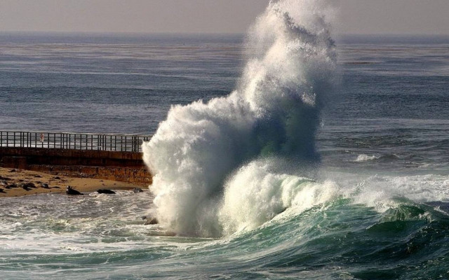 Ηγουμενίτσα: Φορτηγό ανετράπη μέσα σε πλοίο (pics)