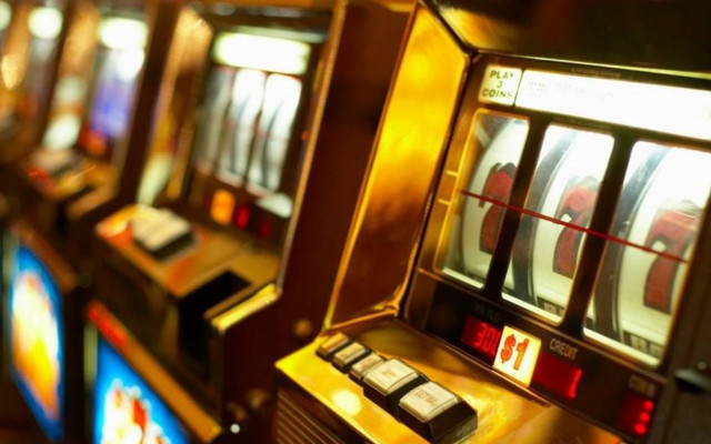 Συλλήψεις σε καφενείο στην Πέλλα για «φρουτάκια»