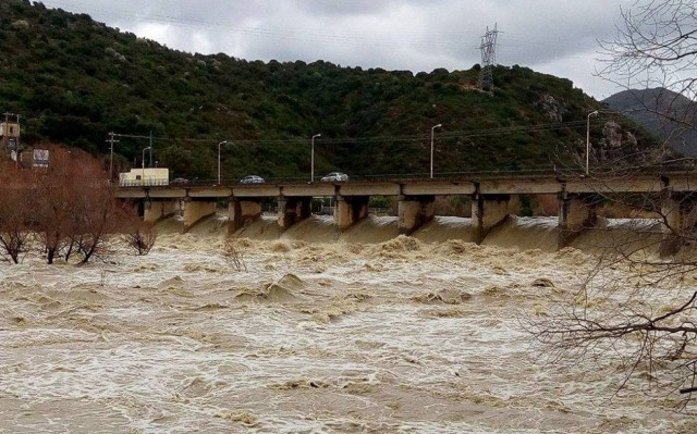 Ηγουμενίτσα: Οριακή η κατάσταση στο φράγμα της ΔΕΗ στο Ράγιο (Pics)