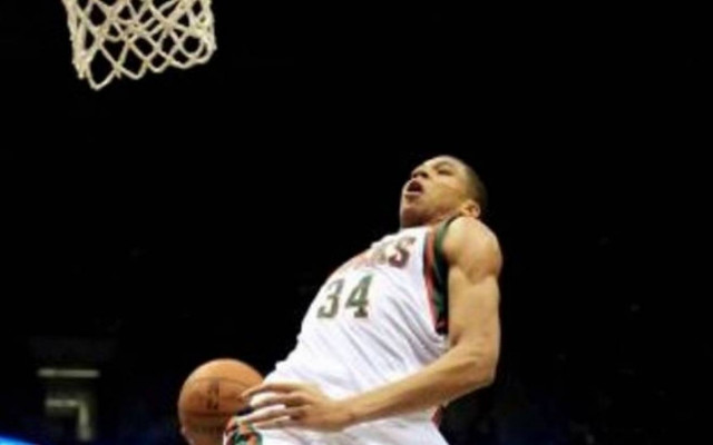 NBA: «Φτιαγμένος» για καρφώματα ο Αντετοκούνμπο