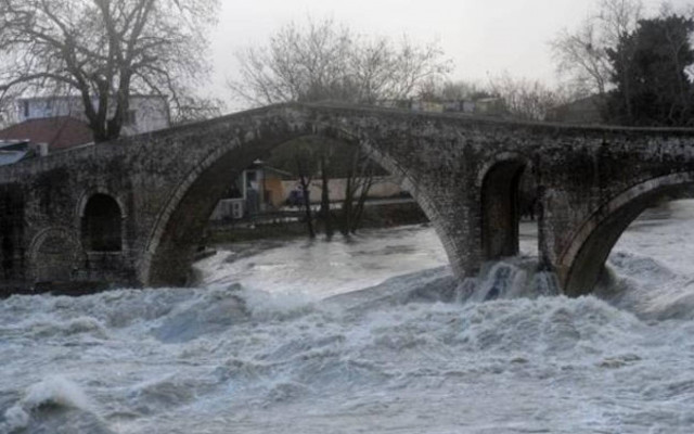 Άρτα: Δραματική η κατάσταση στο Νεοχώρι (Vid)