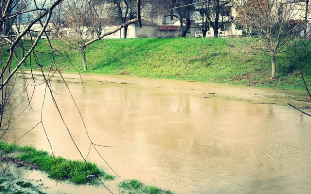Υπερχείλισε και ο Ληθαίος ποταμός στα Τρίκαλα