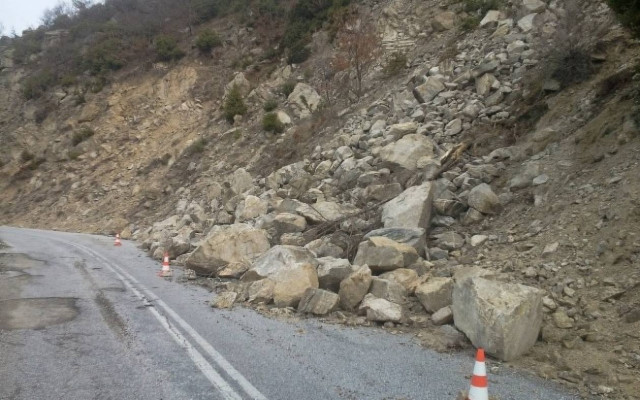 Παραμένουν τα προβλήματα από την κακοκαιρία σε βόρειο Ελλάδα και Θεσσαλία