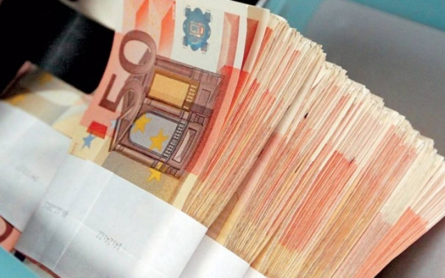 Αύξηση στα επιτόκια δανεισμού-καταθέσεων το Δεκέμβριο 2014