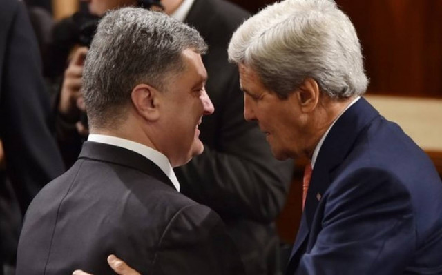 Ουκρανία: Συνάντηση Ποροσένκο με Κέρι