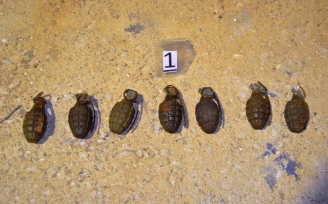 Είχε παράνομα στην κατοχή του όπλα και πυρομαχικά εφόδια (photos)