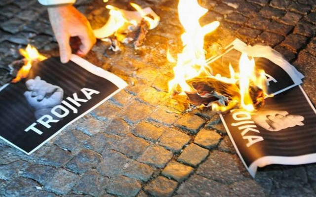 DW: Πλησιάζει το τέλος της τρόικας;