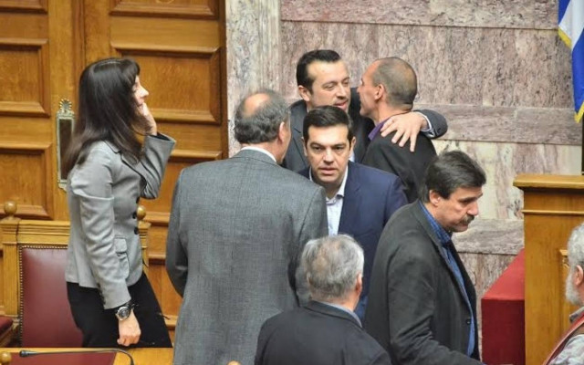 Τα παραλειπόμενα της ψηφοφορίας για την εκλογή Προέδρου της Βουλής (pics)