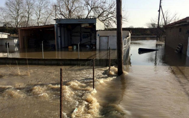 Έβρος: Πλημμυρισμένα δεκάδες σπίτια στα Λαγυνά
