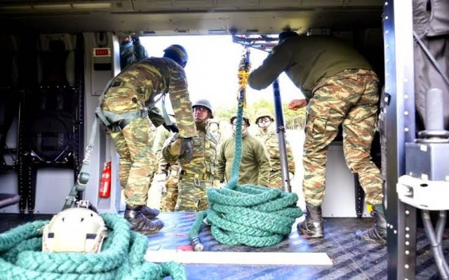 Συνεκπαίδευση Επαγγελματιών Οπλιτών Ειδικών Δυνάμεων με την Αεροπορία Στρατού (pics)