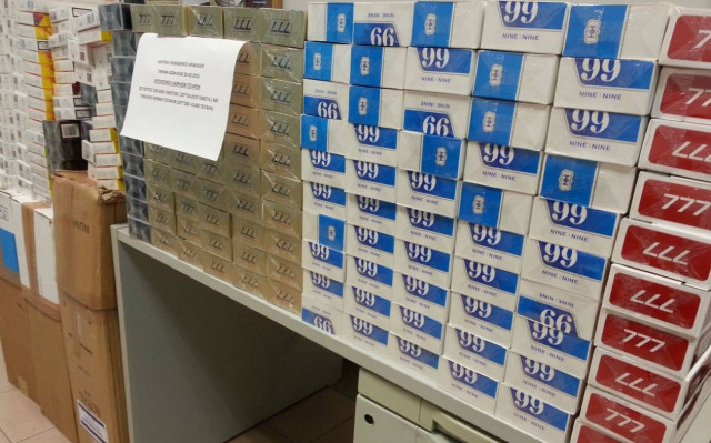 Σύλληψη 26χρονου με χιλιάδες πακέτα λαθραίων τσιγάρων στο Ηράκλειο