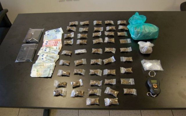 Αττική: Σύλληψη δύο αλλοδαπών για διακίνηση ναρκωτικών