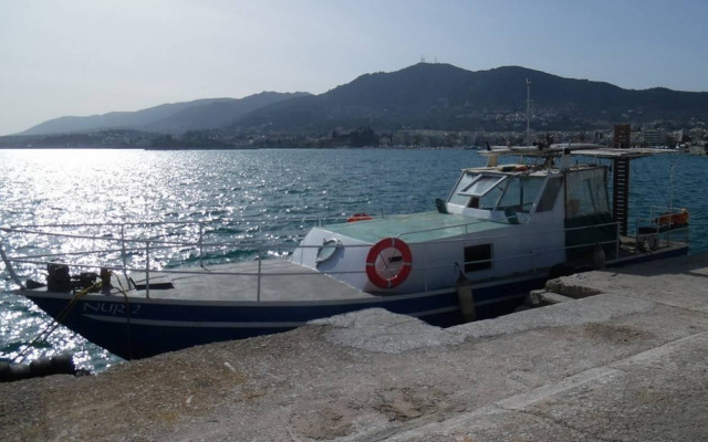 Λέσβος: Στα χέρια των Λιμενικών 40 παράνομοι μετανάστες και ο διακινητής τους (pic)