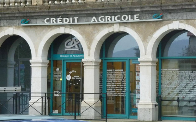 Συμβιβαστική λύση βλέπει και η Credit Agricole