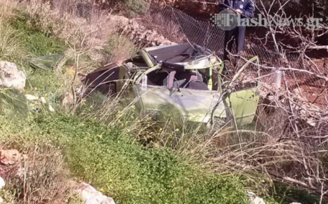 Βουτιά αυτοκινήτου σε χαντάκι – Δύο ελαφρά τραυματίες