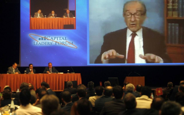 Α. Γκρίνσπαν: Αναπόφευκτη η έξοδος της Ελλάδας από το ευρώ