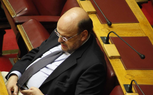 Αντώναρος: Πέφτουν μόνοι τους στα βράχια