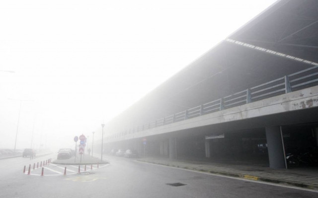 Θεσσαλονίκη: Δεν προσγειώθηκαν δυο αεροπλάνα λόγω κακοκαιρίας