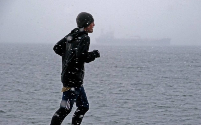 Πυκνό χιόνι στο Λευκό Πύργο (video)