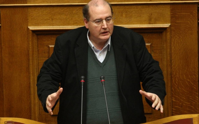 Ν. Φίλης: «Η κυβέρνηση δεν κάνει ούτε βήμα πίσω» (video)