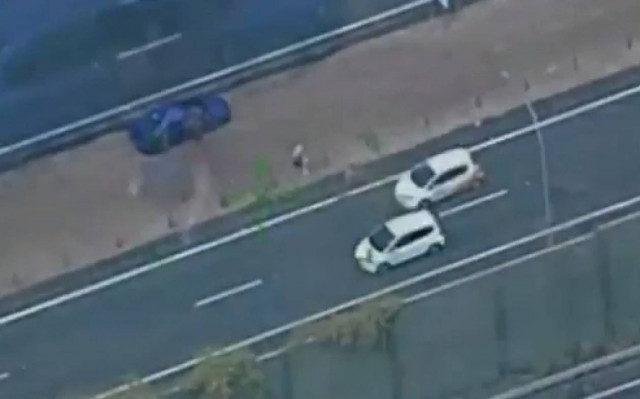 Καταδίωξη και ανταλλαγή πυρών on camera στην Αυστραλία (vid)