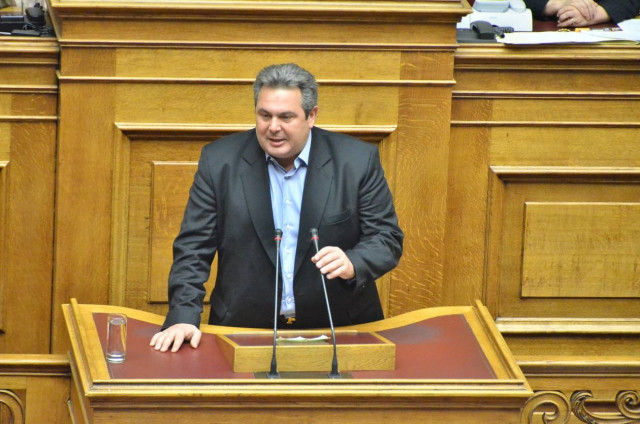 Κόντρα Καμμένου-Θεοδωράκη στη Βουλή (vid)