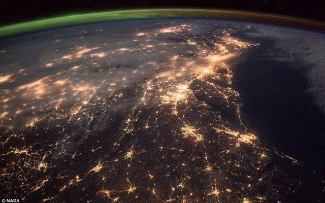 ΝASA: Όταν η αυγή διώχνει το σκοτάδι (video)