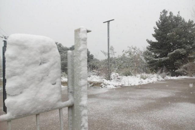 Συνεχίζεται η σφοδρή κακοκαιρία – Αμέτρητα τα προβλήματα σε όλη τη χώρα