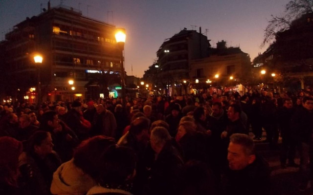 «Ανάσα αξιοπρέπειας» παίρνουν οι Αγρινιώτες (video&photos)