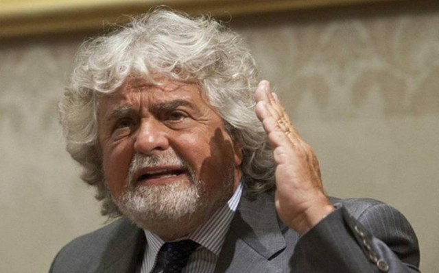 Ο Γκρίλο στηρίζει Ελλάδα και θέλει να συναντήσει τον Βαρουφάκη