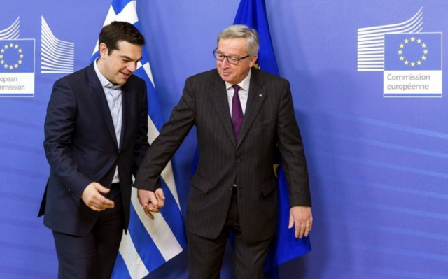 Spiegel: «Όπλο» στα χέρια του Γιούνκερ κατά της Μέρκελ ο Τσίπρας