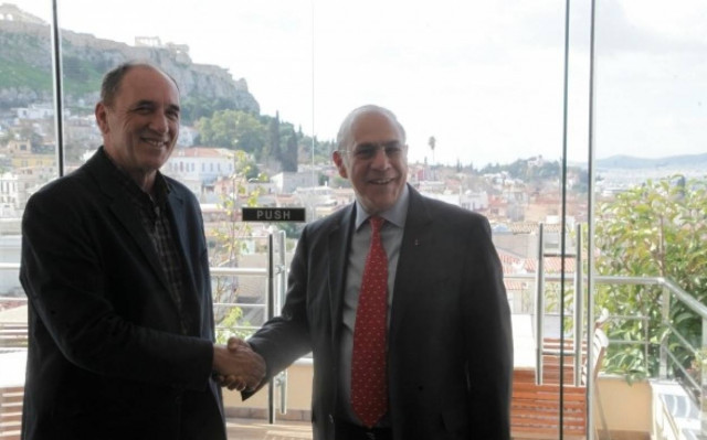 Ξεκίνησε το γεύμα εργασίας Γκουρία - Σταθάκη