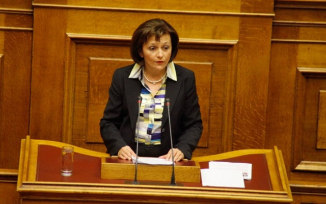 Χρυσοβελώνη για Θεοδωράκη: Διαφημιστικός λόγος τύπου οδοντόκρεμας