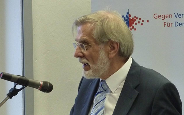 «Η Ελλάδα μπορεί να διεκδικήσει τα χρήματα που της χρωστά η Γερμανία»