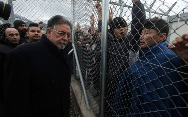 Minister visits site of Pakistani national's suicide at detention centre