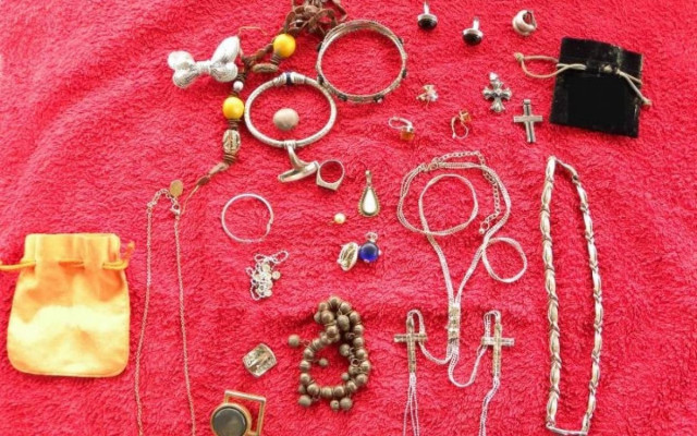 Ρόδος: 17χρονη έκλεψε τα κοσμήματα της μητέρας της και συνελήφθη