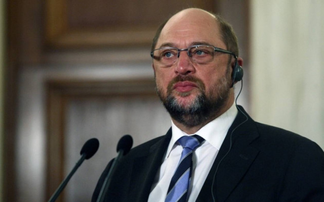 Ο Σουλτς «ποστάρει» καρδούλες στο twitter!