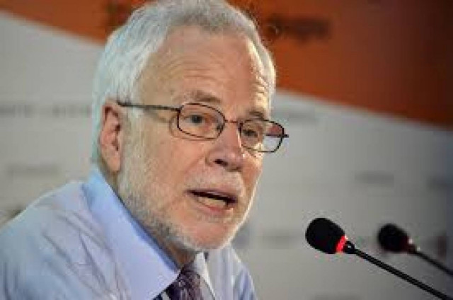 Μπ. Άιχενγκριν: Δώστε στην Ελλάδα άερα να αναπνεύσει