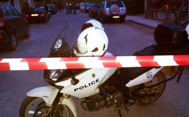 Καλαμάτα: Έβγαλε τσεκούρι και τον κυνηγούσε (video)