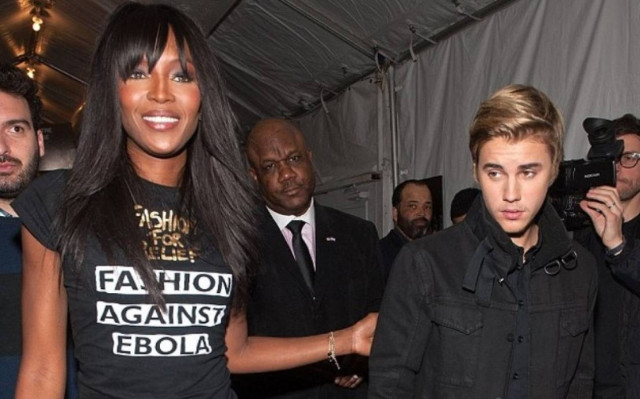 Η Naomi Campbell «πολεμά» τον Έμπολα (Video)
