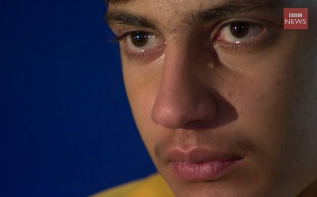 Μαρτυρία σοκ ενός επίδοξου καμικάζι: Το ΙΚ στρατολογεί παιδιά για επιθέσεις (vid)