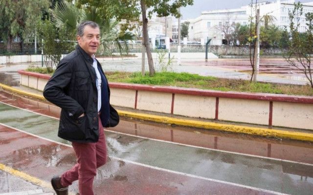 Τηλεφωνική επικοινωνία Θεοδωράκη - Κουτσούμπα για την προεδρία της Δημοκρατίας