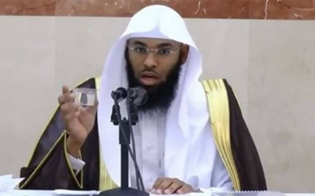 Και όμως... Σύμφωνα με αυτόν τον σεΐχη η Γη δεν γυρίζει (video)