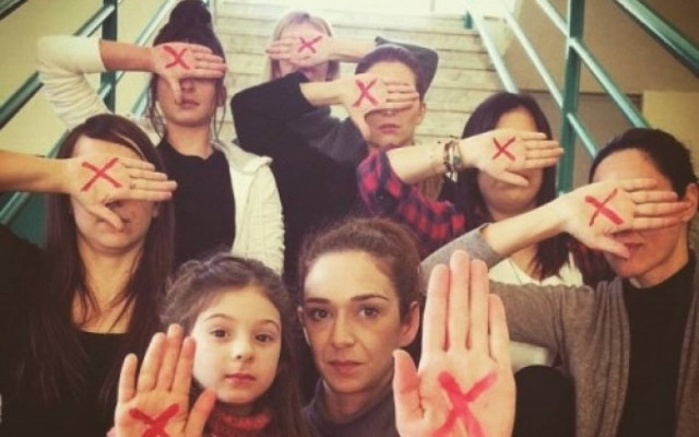 #theslapGR: Η ομάδα του Queen.gr στέλνει τα δικά της μηνύματα κατά της παιδικής βίας