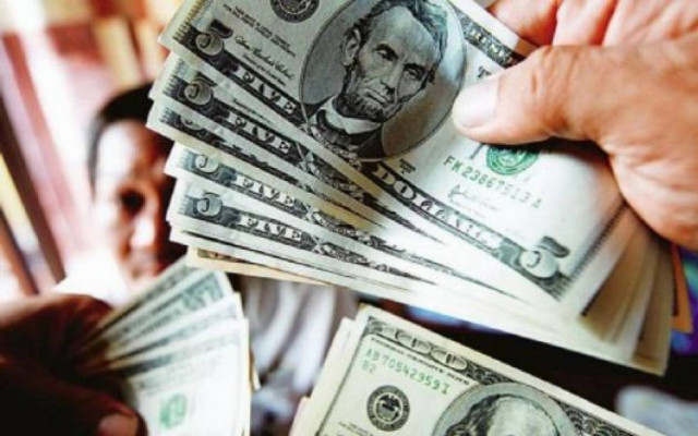 Βασιλιάς μοιράζει στον λαό του πάνω από $30 δισ.!