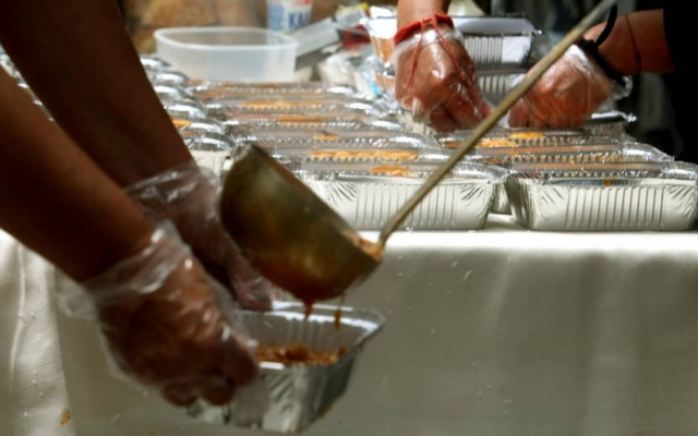 Άλλοι πεινούν κι άλλοι δεν ξέρουν τι τρώνε!