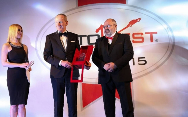 Opel : Ο Dr. Neumann παραλαμβάνει το AUTOBEST 2015 για το Νέο Corsa