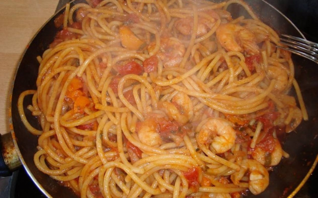 Γιορτάστε την Καθαρά Δευτέρα με την πιο νόστιμη γαριδομακαρονάδα που φτιάξατε ποτέ