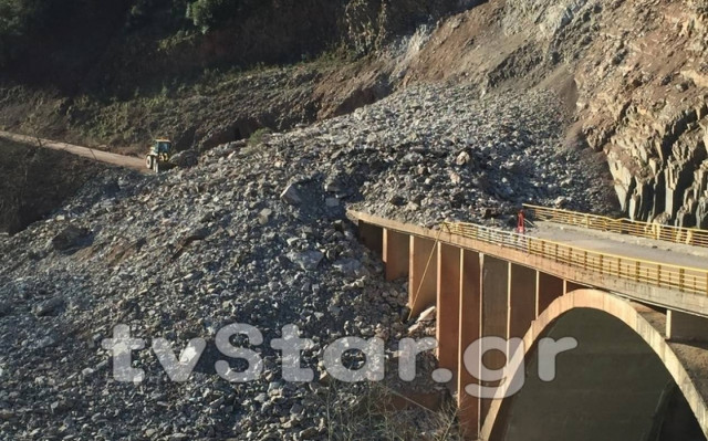 Συγκλονιστικό βίντεο: Η στιγμή της κατολίσθησης στην Ευρυτανία